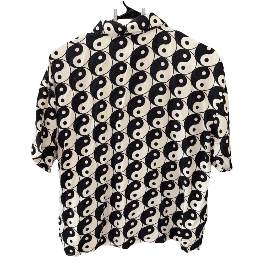Forever 21 Shirt Women M Crop Top Skater Emo Ying Yang Button Up Short Sleeve - Picture 7 of 8